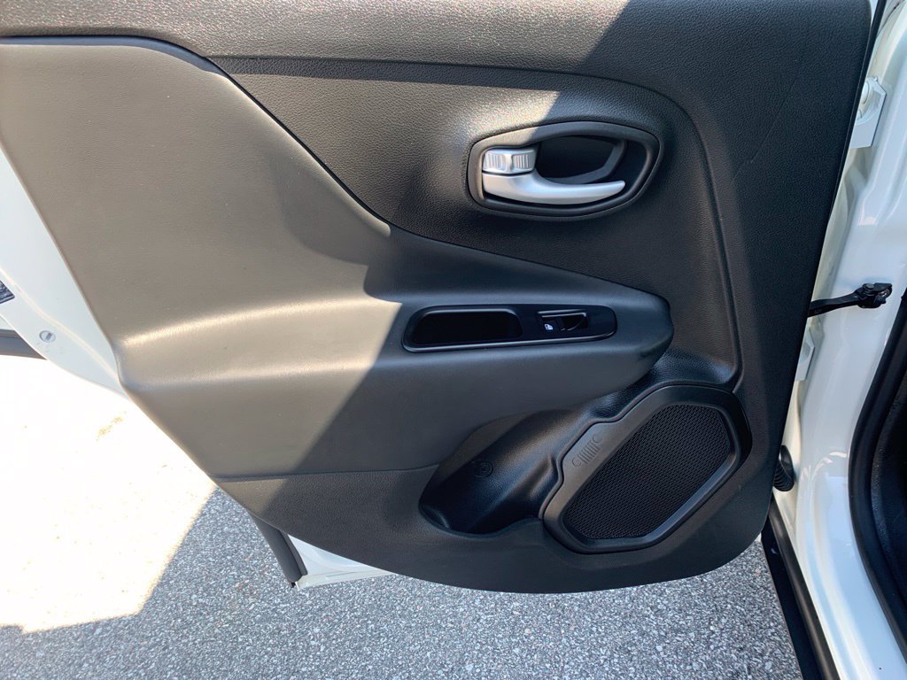 Used 2023 Jeep Renegade Trailhawk AWD/4WD image 21