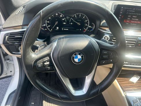 Used 2019 BMW 530i w/ Convenience Package RWD image 14