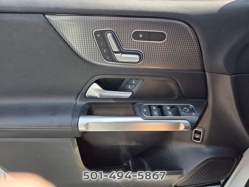 Used 2023 Mercedes-Benz GLB 250 4MATIC image 24