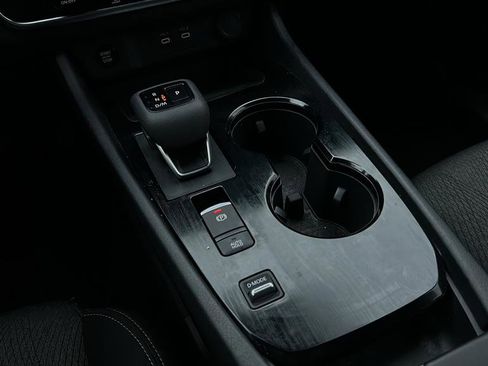 Certified 2025 Nissan Rogue SV image 22