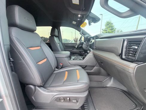 Used 2024 GMC Sierra 2500 AT4 w/ Technology Package AWD/4WD image 23