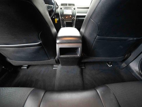 Used 2016 Toyota Camry SE image 22