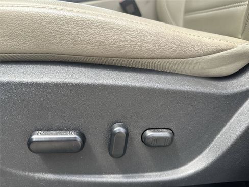 Used 2019 Ford Escape SEL AWD/4WD image 12