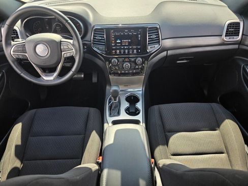 Certified 2022 Jeep Grand Cherokee Laredo E RWD image 15