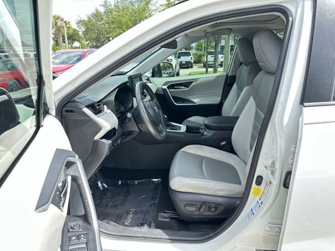 Used 2020 Toyota RAV4 XLE Premium AWD/4WD image 2
