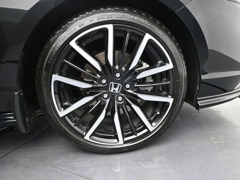 Used 2025 Honda Accord Touring image 6