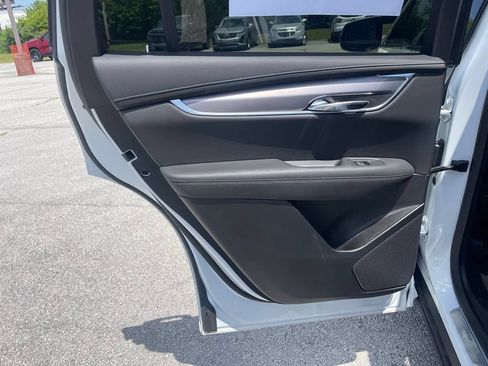 Certified 2025 Cadillac XT6 Luxury FWD image 15