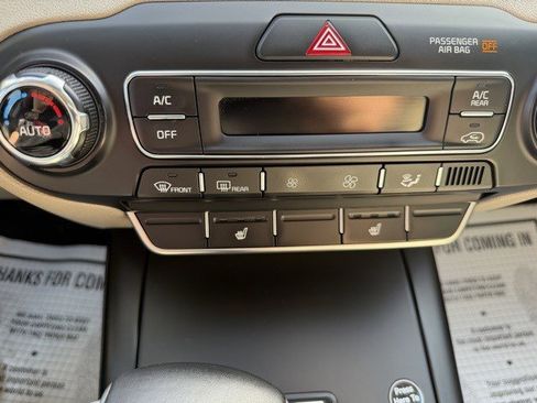 Used 2020 Kia Sorento S image 26