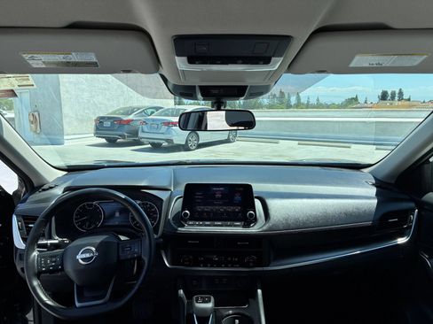 Used 2025 Nissan Rogue SV FWD image 35