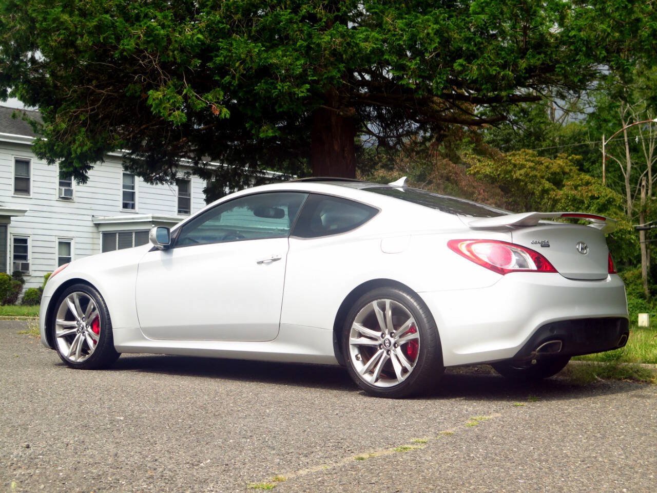 Used 2011 Hyundai Genesis 3.8 RWD image 37