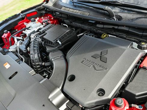 New 2025 Mitsubishi Outlander SEL image 7