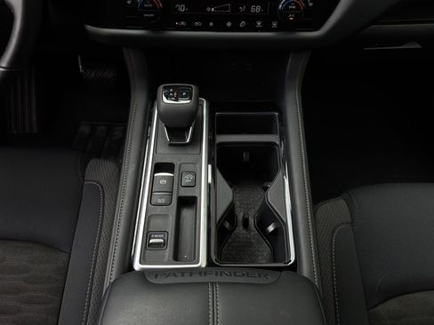 Used 2025 Nissan Pathfinder SV FWD image 15