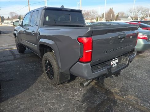 Used 2024 Toyota Tacoma SR5 AWD/4WD image 4