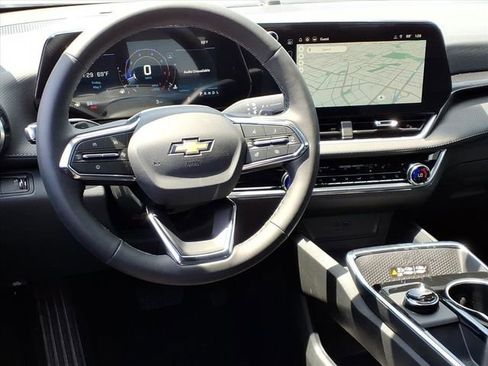 New 2026 Chevrolet Equinox LT FWD image 5