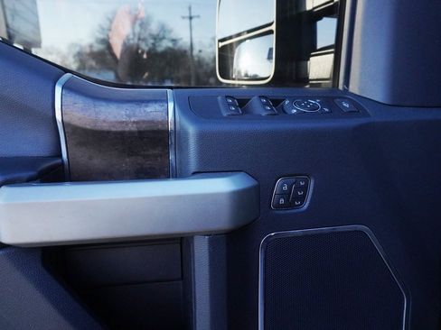 Used 2021 Ford F250 Lariat w/ Lariat Ultimate Package image 23