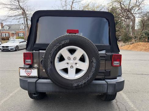 Used 2017 Jeep Wrangler Unlimited Sport w/ Quick Order Package 24S AWD/4WD image 10