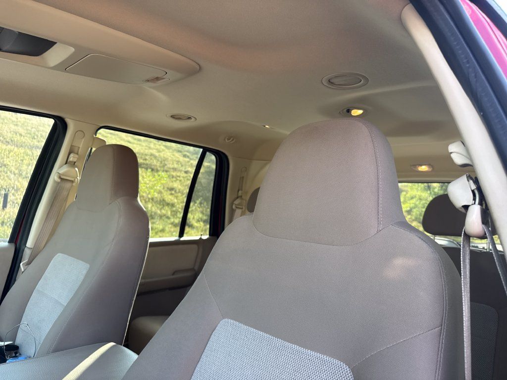 Used 2004 Ford Expedition XLT AWD/4WD image 11
