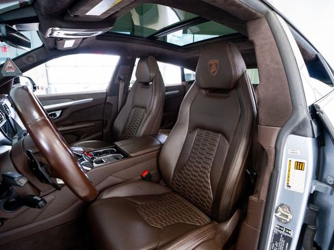 Used 2019 Lamborghini Urus image 40