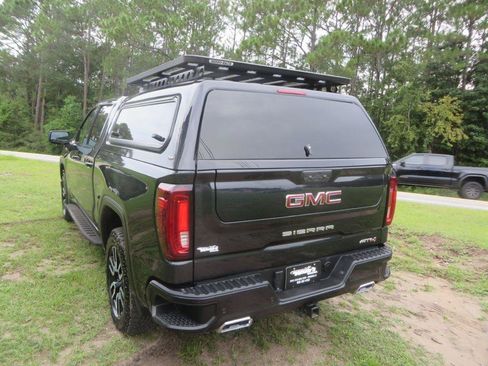 Used 2024 GMC Sierra 1500 AT4 w/ Technology Package AWD/4WD image 8