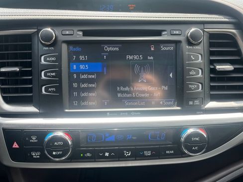 Used 2018 Toyota Highlander XLE FWD image 13