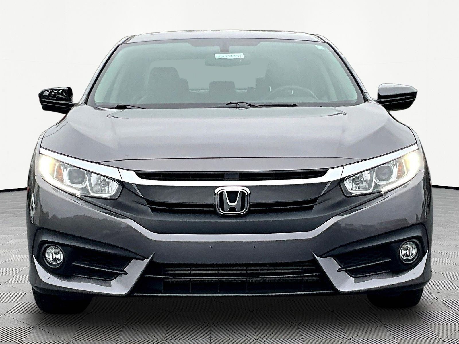 Used 2018 Honda Civic EX-L image 2