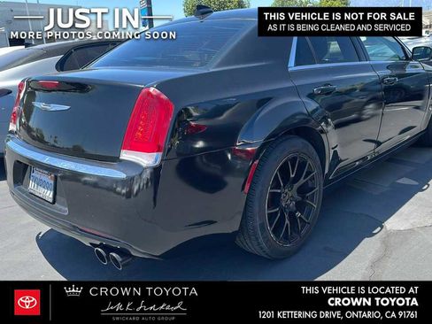 Used 2016 Chrysler 300 Limited RWD image 2