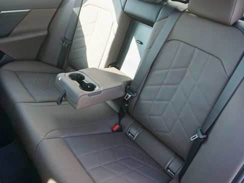 New 2026 BMW i5 eDrive40 image 12