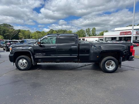 Used 2018 GMC Sierra 3500 Denali AWD/4WD image 2