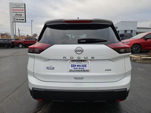 Used 2024 Nissan Rogue S image 4