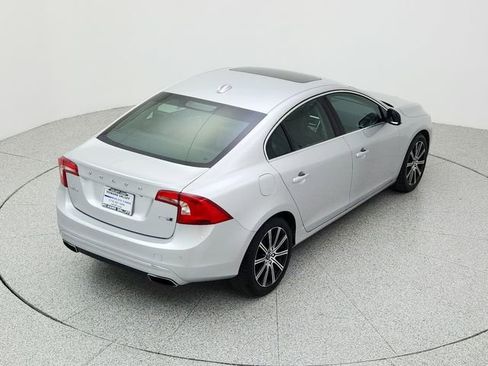 Used 2018 Volvo S60 T5 Inscription image 15