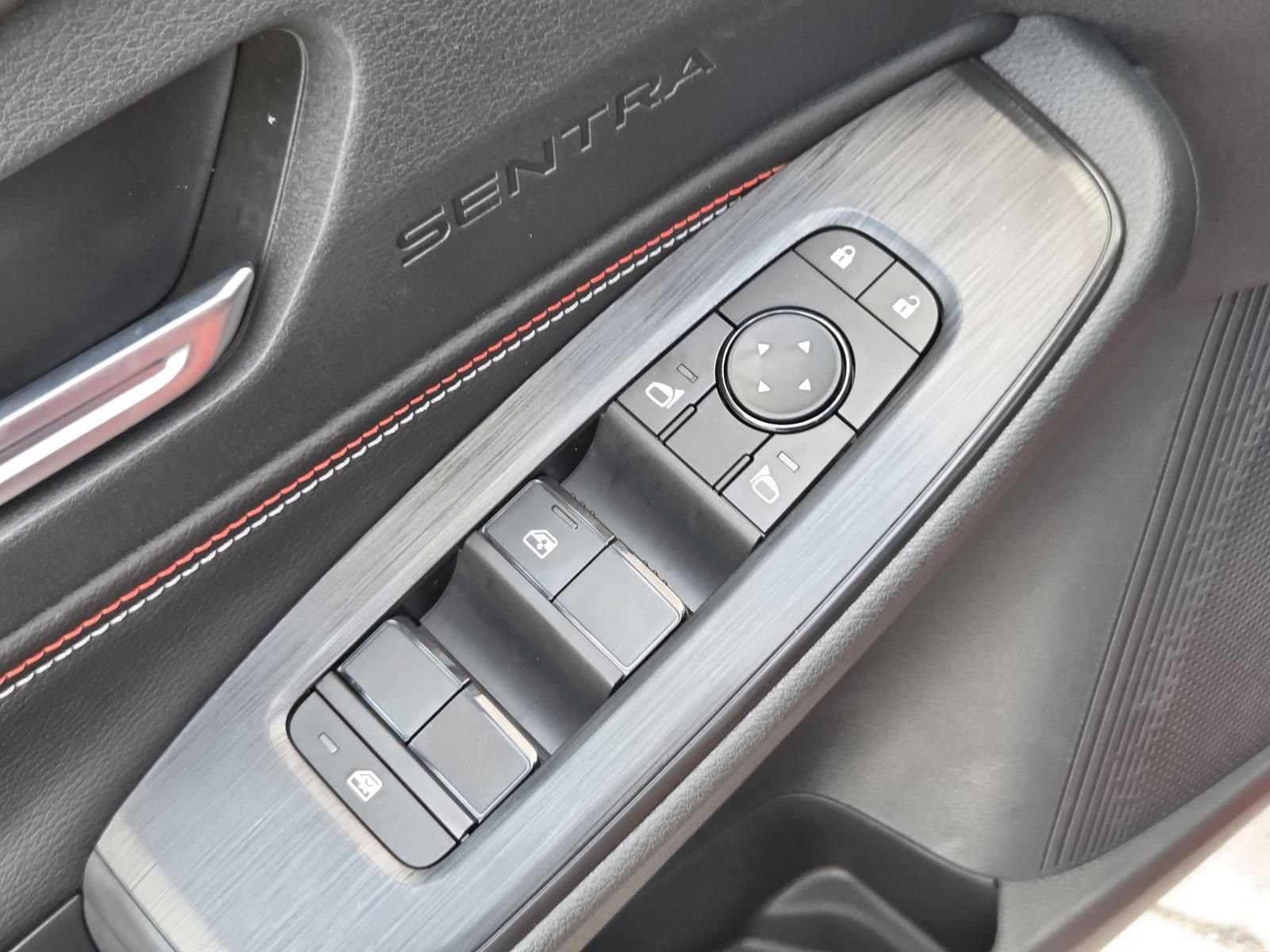 New 2027 Nissan Sentra SR w/ Floor Mat Package FWD image 17