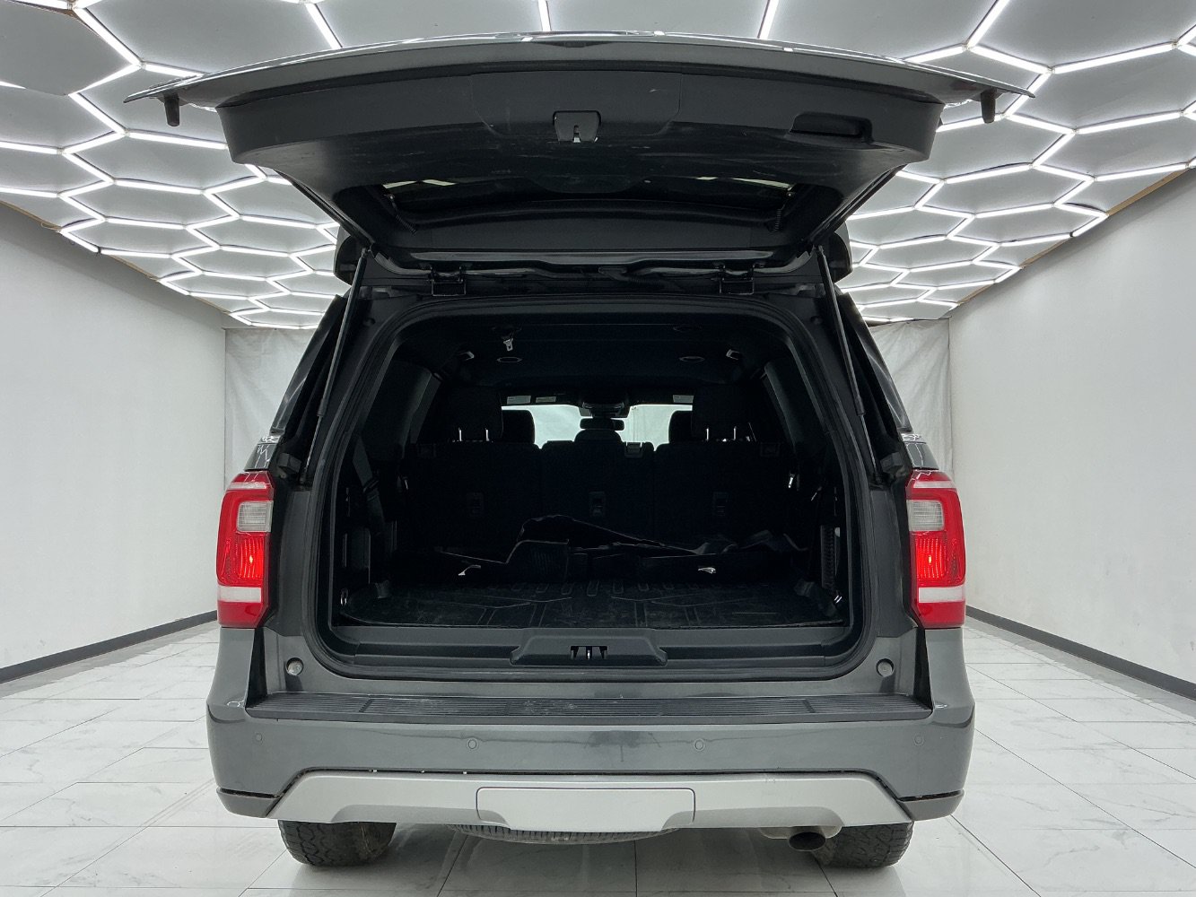 Used 2020 Ford Expedition XLT AWD/4WD image 42
