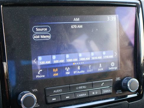 Used 2024 Nissan Frontier SV RWD image 3