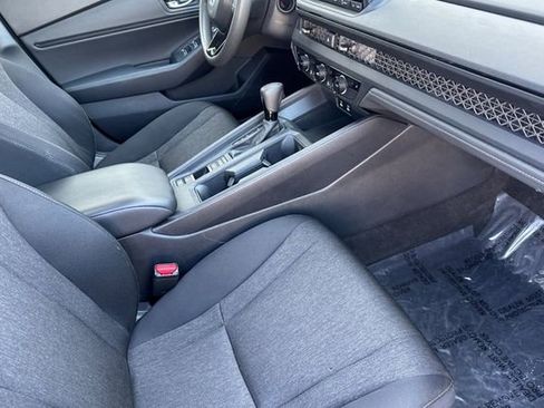 Used 2025 Honda Accord SE image 17