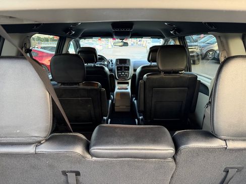 Used 2018 Dodge Grand Caravan SXT FWD image 9