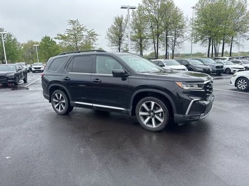 Used 2024 Honda Pilot Touring image 7