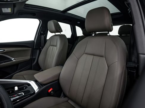 Certified 2025 Audi Q5 Premium Plus w/ Premium Plus image 17