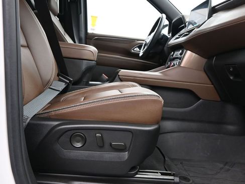 Used 2024 Chevrolet Tahoe High Country w/ Advanced Technology Package image 15