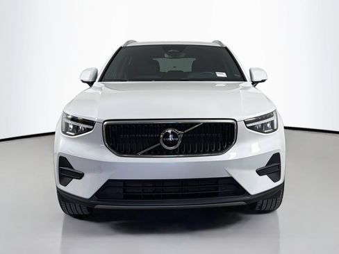 Certified 2023 Volvo XC40 B4 Core w/ Climate Package FWD image 2