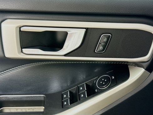 Used 2022 Ford Explorer XLT w/ Equipment Group 202A image 20