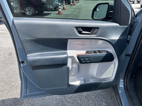 Used 2023 Ford Maverick XLT FWD image 9