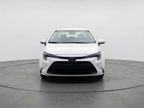 Used 2025 Toyota Corolla LE FWD image 2