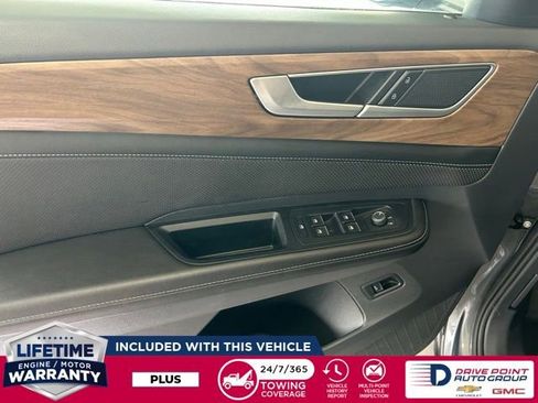Used 2025 Volkswagen Atlas SE AWD/4WD image 15