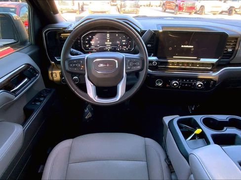 Used 2024 GMC Sierra 1500 SLE image 5