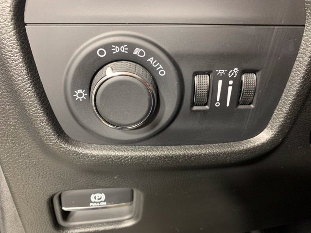 Used 2023 Jeep Grand Cherokee Altitude AWD/4WD image 23