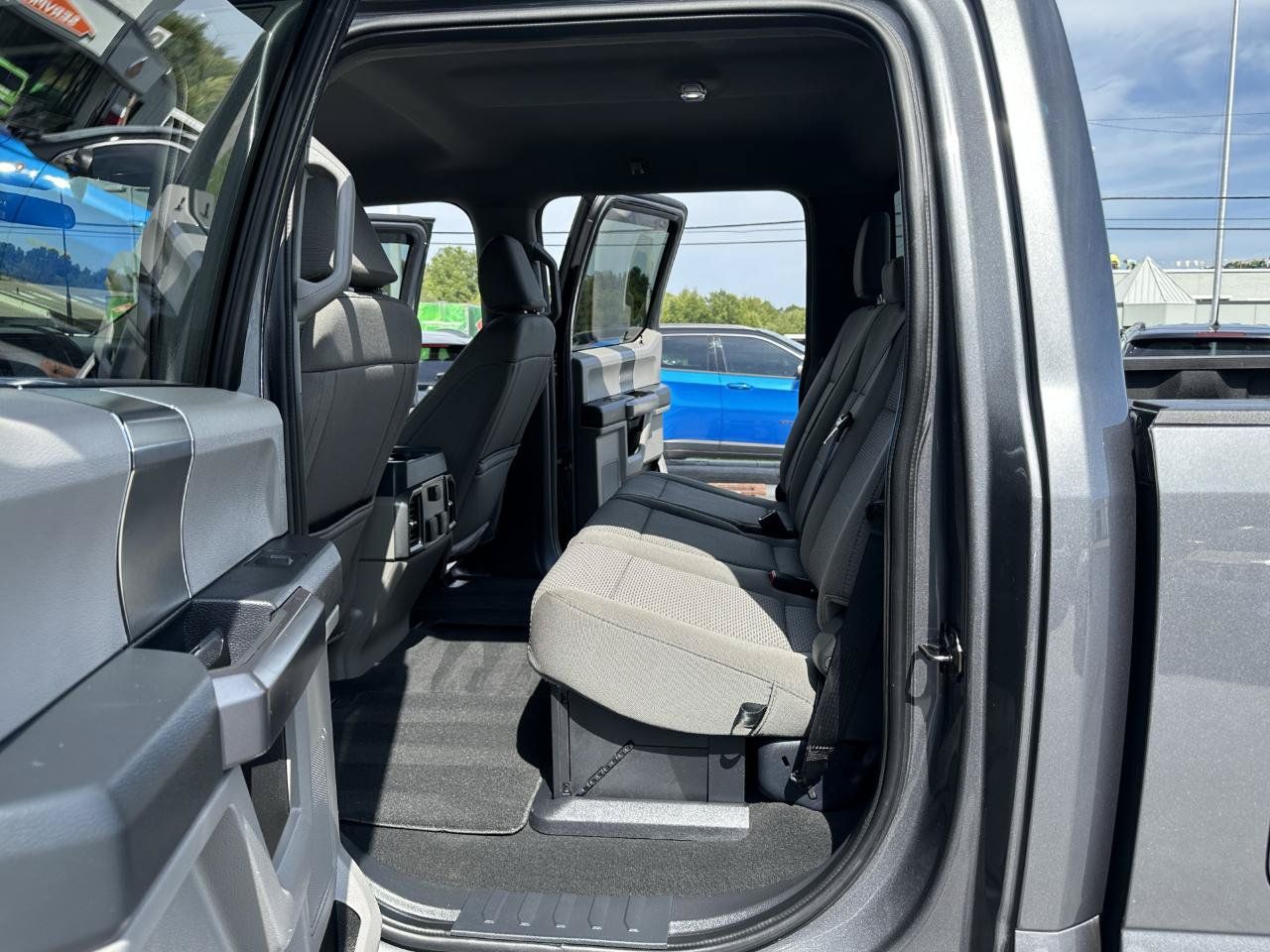 Used 2022 Ford F350 XLT w/ XLT Premium Package AWD/4WD image 28