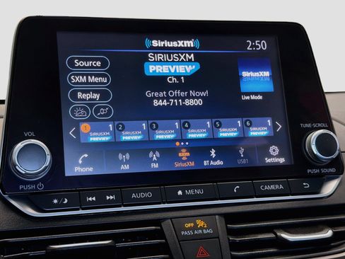 Used 2025 Nissan Altima 2.5 SV AWD/4WD image 9