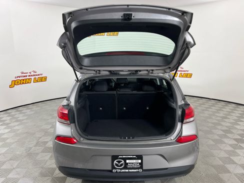 Used 2020 Hyundai Elantra GT image 5