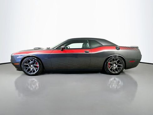 Used 2016 Dodge Challenger R/T Plus RWD image 4