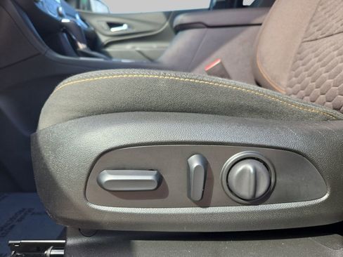 Used 2018 Chevrolet Equinox LT image 29